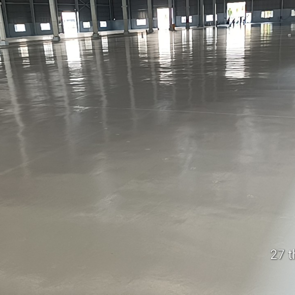 Thi c&ocirc;ng s&agrave;n Epoxy cụm c&ocirc;ng nghiệp Ho&agrave;ng H&ugrave;ng ở B&agrave;u B&agrave;ng