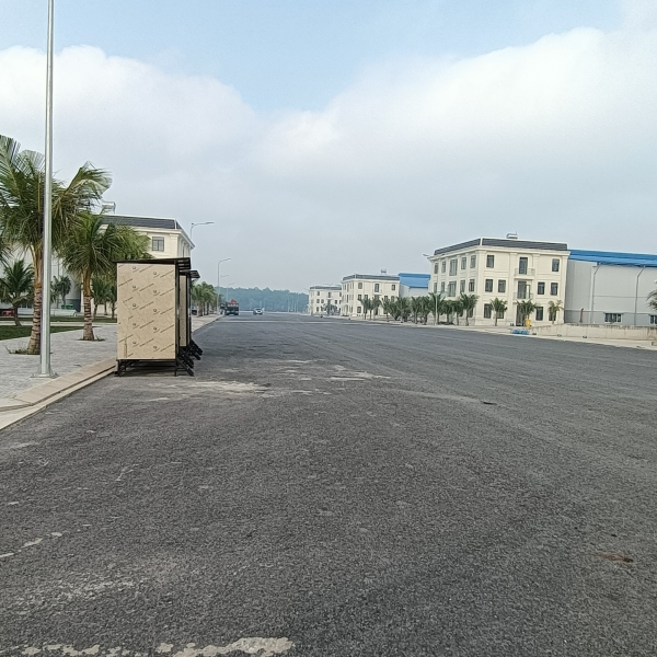 Thi c&ocirc;ng s&agrave;n Epoxy cụm c&ocirc;ng nghiệp Ho&agrave;ng H&ugrave;ng ở B&agrave;u B&agrave;ng