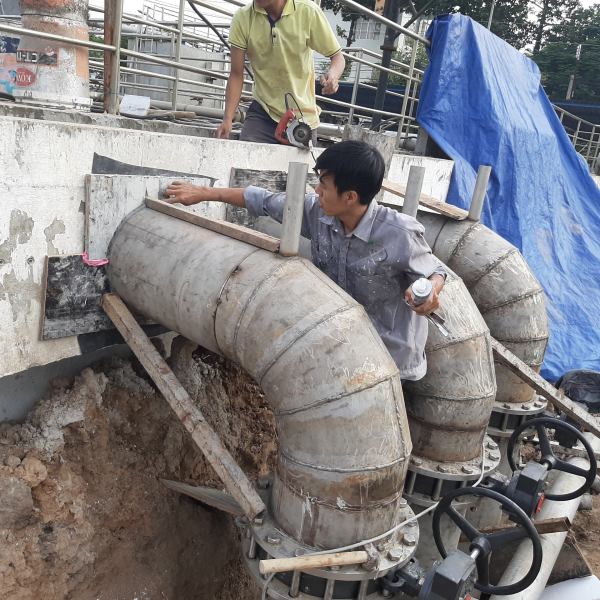 Thi c&ocirc;ng chống thấm dự &aacute;n nh&agrave; m&aacute;y xử l&yacute; nước thải khu c&ocirc;ng nghiệp đồng an 1