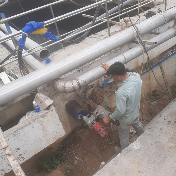Thi c&ocirc;ng chống thấm dự &aacute;n nh&agrave; m&aacute;y xử l&yacute; nước thải khu c&ocirc;ng nghiệp đồng an 1